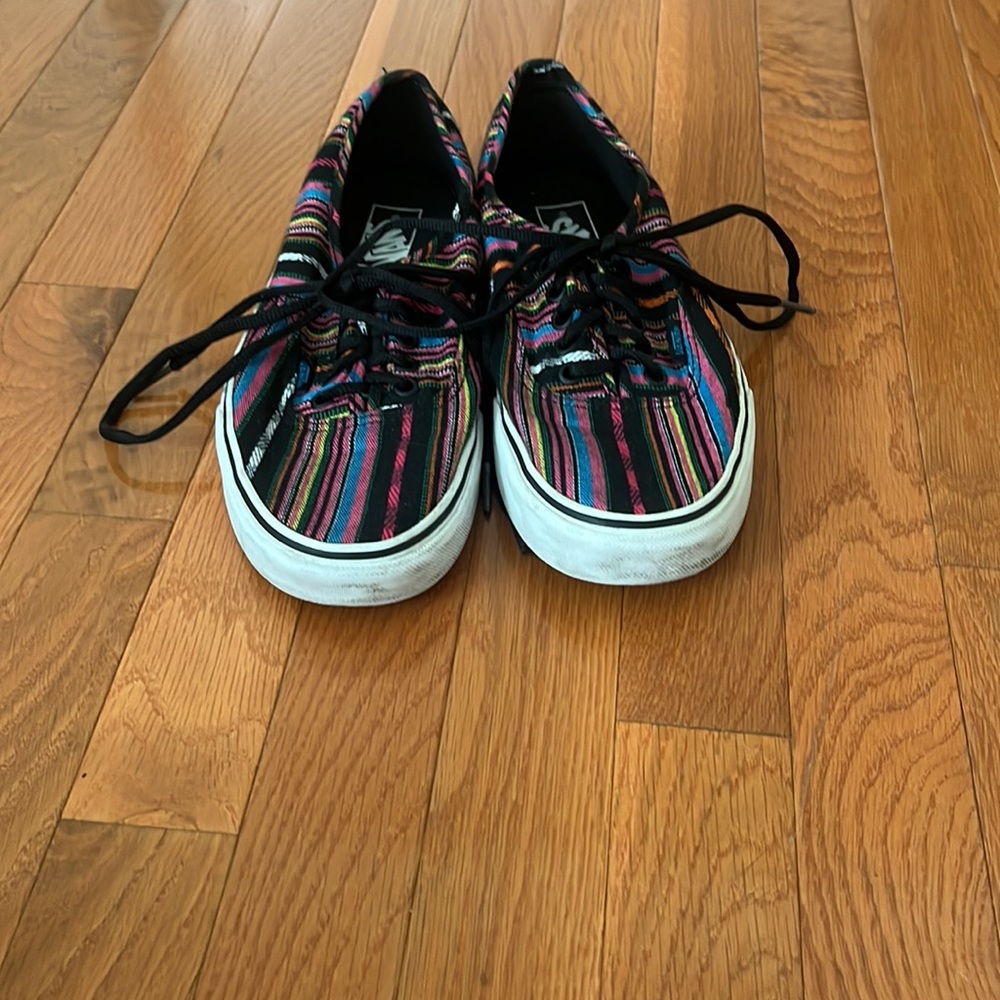 Vans - Picture 3 of 6